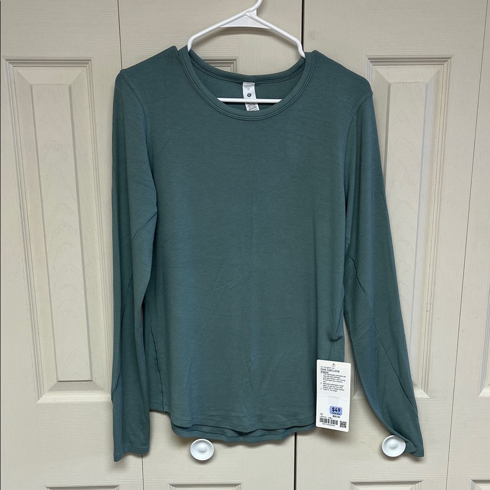 lululemon athletica Long Sleeve Tee in Green